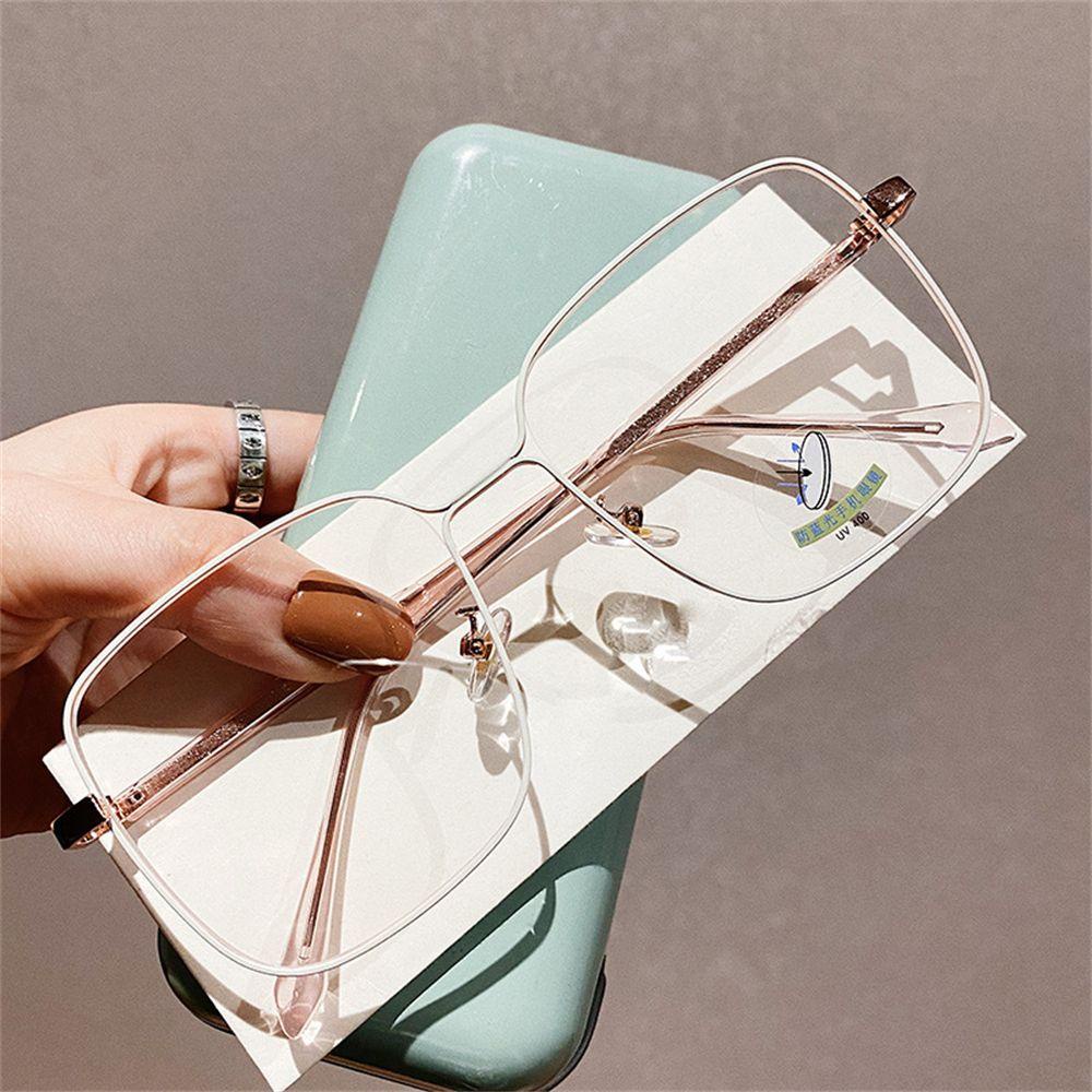 Mắt Kính Gọng Vuông Thời Trang Cho Người Cận Thị