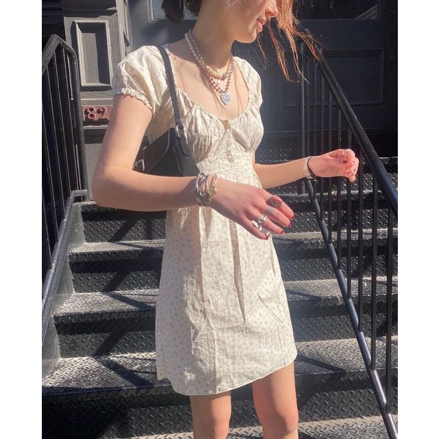 Đầm tay bồng cài khuy ngực Blair floral dress [Brandy Melville]