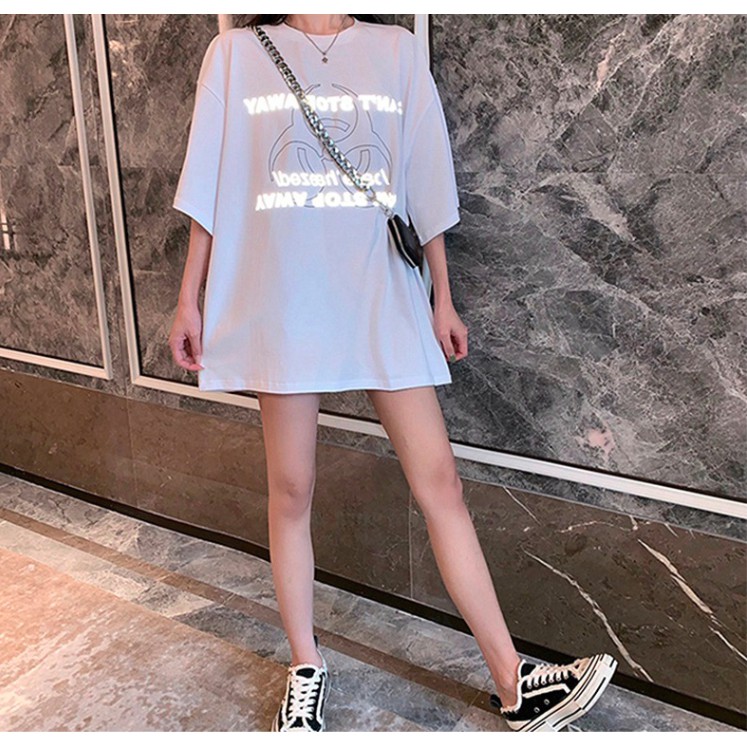 [GIÁ XẢ KHO] Váy nữ dáng oversize cổ tròn, họa tiết chữ phát sáng | BigBuy360 - bigbuy360.vn