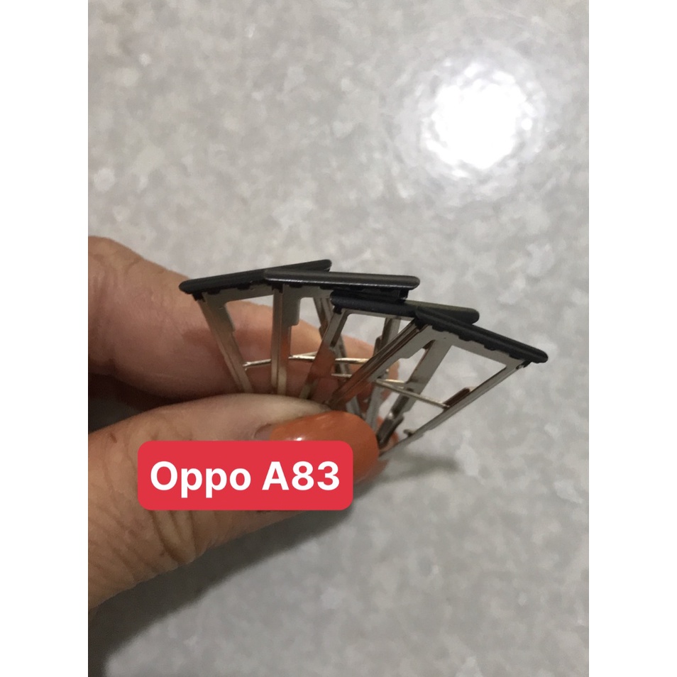 Khay sim Oppo A83