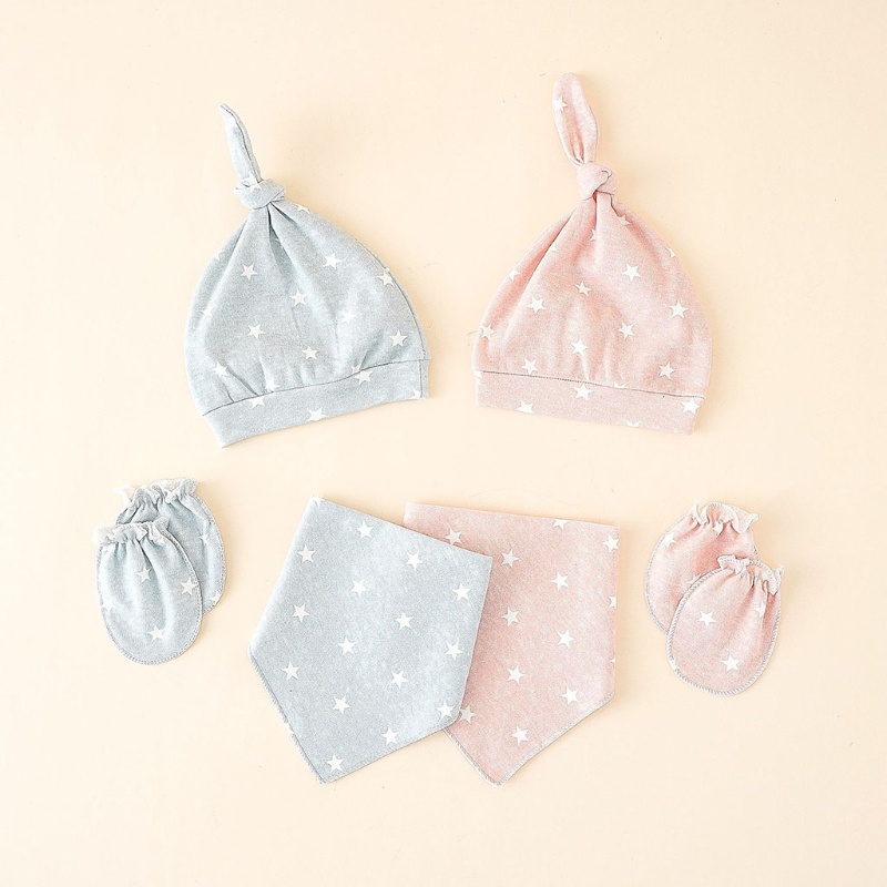 Bộ Găng Tay Và Mũ Yếm Mềm Mại Tiện Dụng Cho Bé