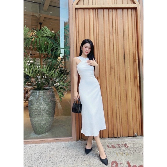 Đầm Cổ Yếm Dáng Dài Trang Phục Dự Tiệc