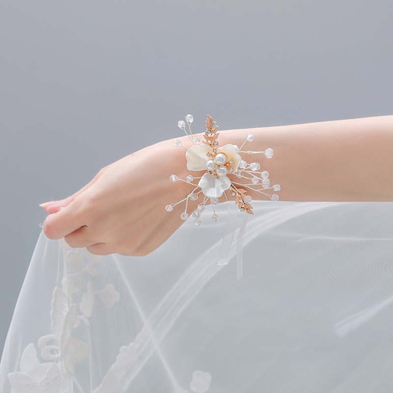 Vòng hoa đeo tay cô dâu đính hạt ngọc trai