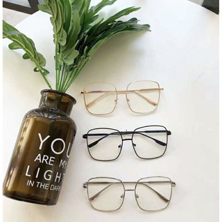 MẮT KÍNH GỌNG VUÔNG TO ĐỘC ĐÁO