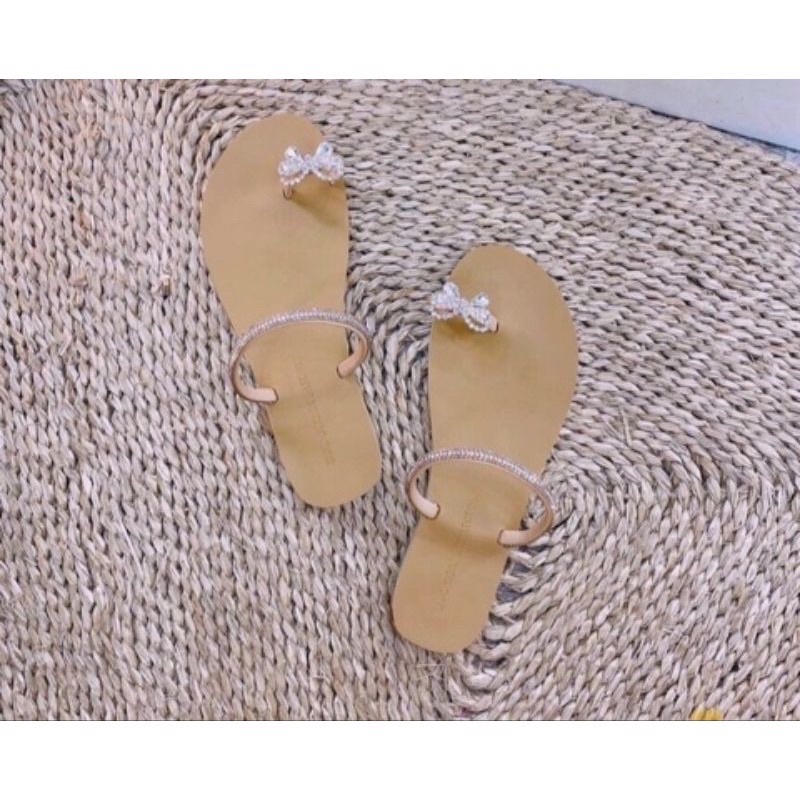 Dép xỏ ngón quai mảnh size 38