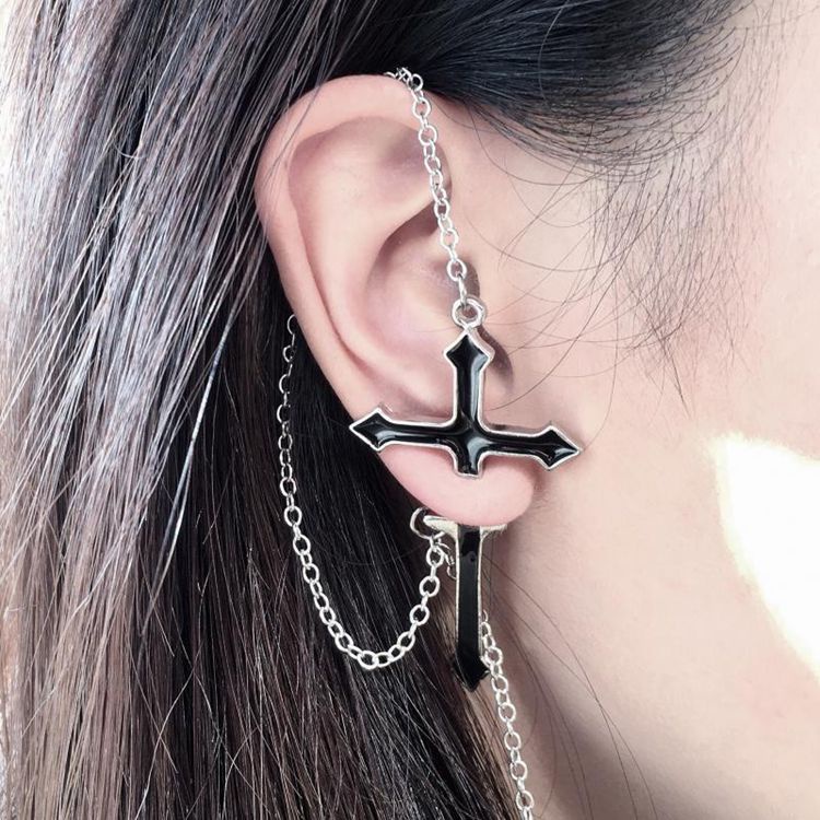 Đôi bông tai xỏ bằng hợp kim hình Thánh giá màu đen phối chuỗi xích dài làm quà tặng cho nam và nữ