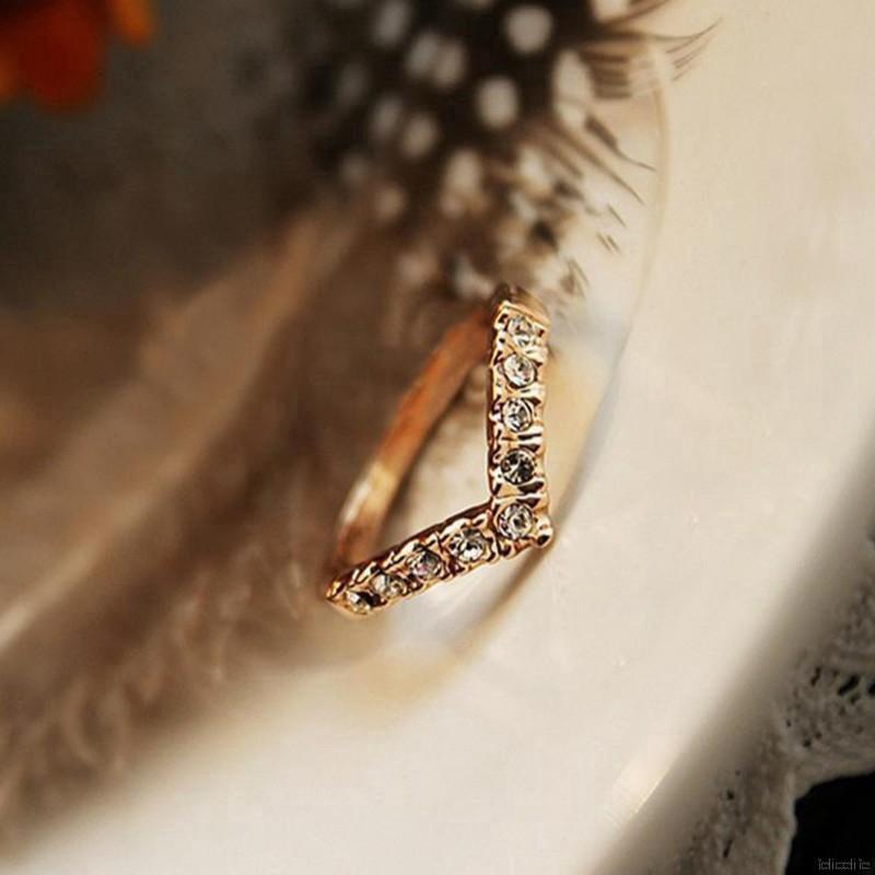 Nhẫn hợp kim hình chữ V đính đá độc đáo