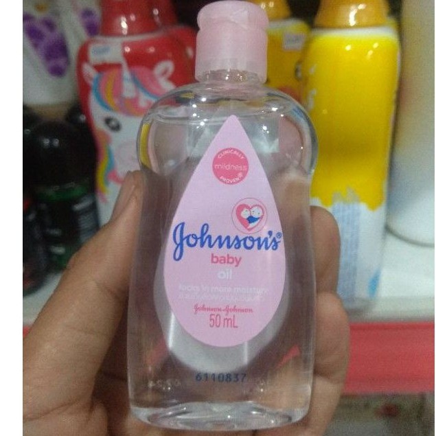 Dầu dưỡng ẩm Gohnson's baby oil 50ml