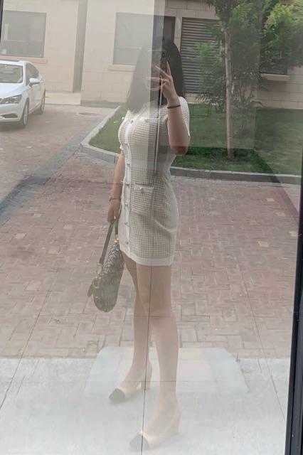 Đầm len dệt kim ôm body cổ tròn kết nút màu kem, đen sexy sang chảnh thu đông 2020