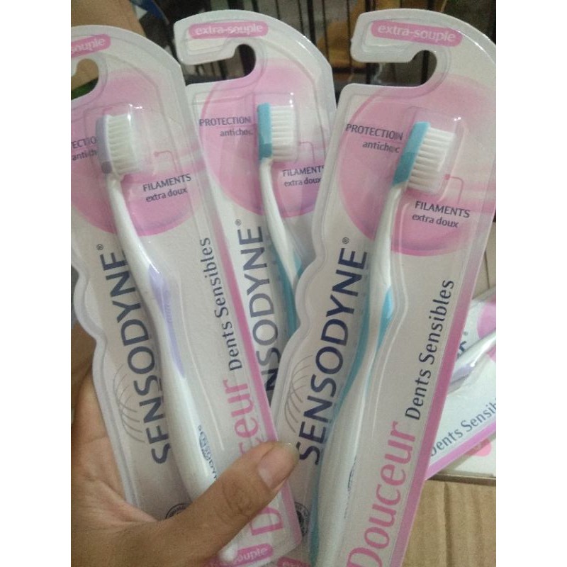 Bàn chải đánh răng Sensodyne