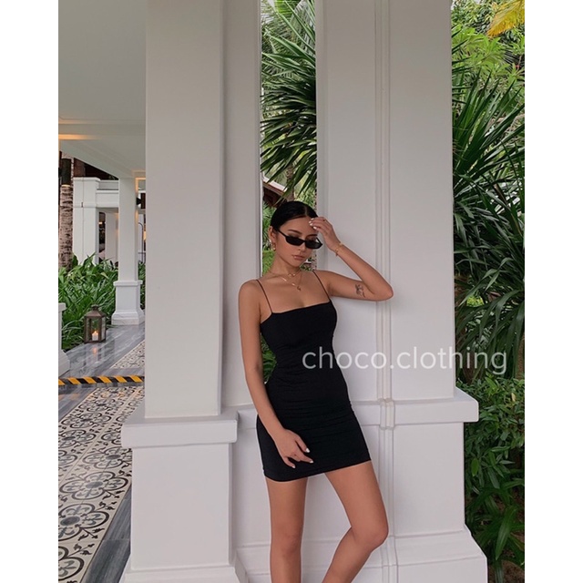 Đầm 2 dây sợi bún ôm body basic chất thun gân dày dặn co giãn tôn dáng.