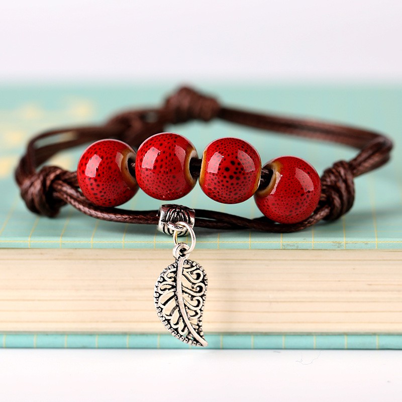 Vòng Tay Hạt Gốm - 4 hạt đính lá [ HANDMADE ]