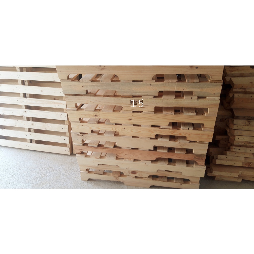 Giường Pallet / Giường Ngủ Pallet Gỗ Thông Gấp Gọn / Giường Gỗ Thông nhập khẩu Mới 95%