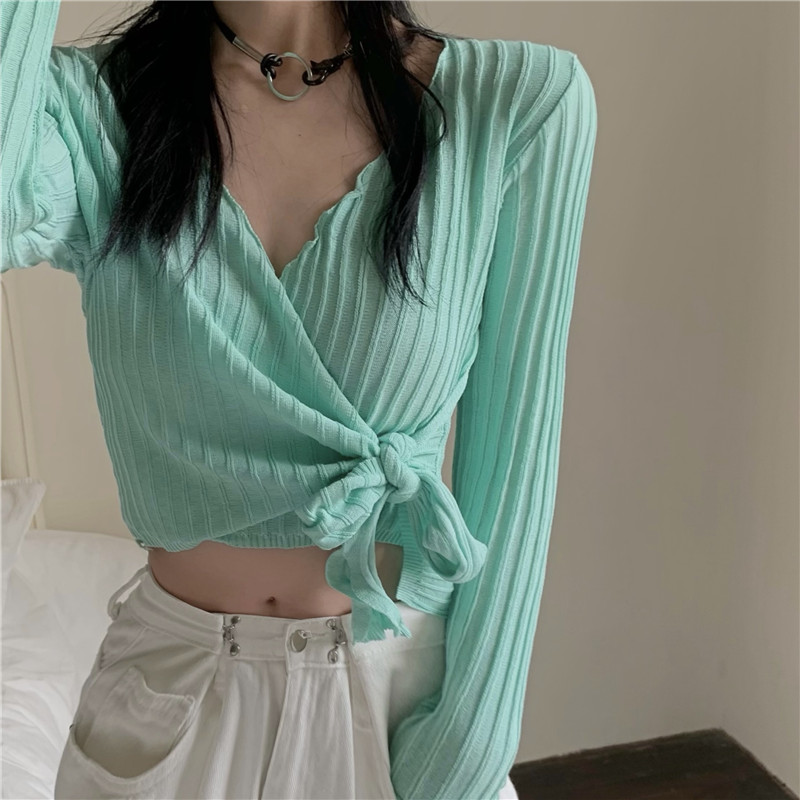 Áo cardigan dáng ngắn phong cách Hàn Quốc