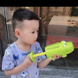 Súng bắn nước cho bé