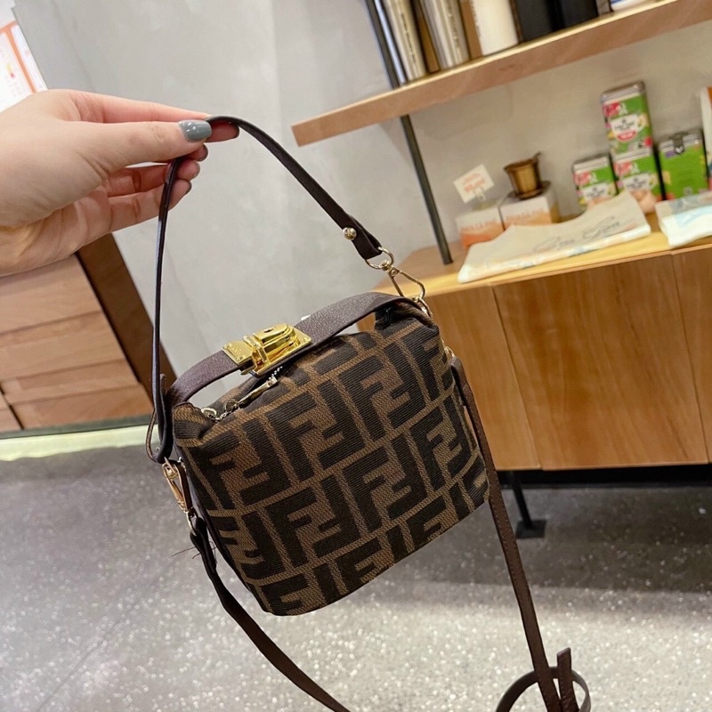 FREE SHIP Túi khoá chất dạ cao cấp sang chảnh shopduyencuong