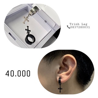 Khuyên kẹp (không cần xỏ lỗ) charm thánh giá nhỏ rơi 2 đen bạc nam nữ (ảnh shop tự chụp)