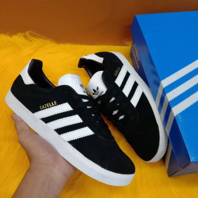 Giày Thể Thao Adidas Gazelle Phối Màu Đen Trắng Cá Tính