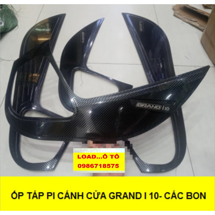 Bộ Ốp Tapli Cánh Cửa Xe Huyndai I10 2022-2016 Vân Titan Xước, Vân Carbon Cao Cấp