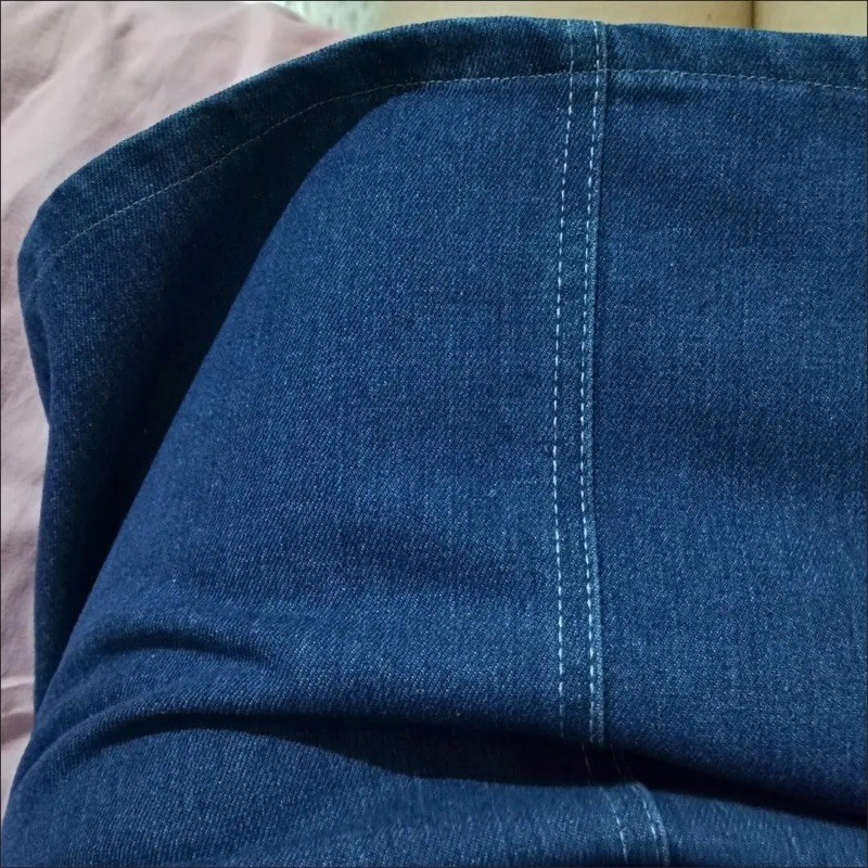 Váy jeans dạng yếm dáng lỡ ôm người siêu xinh