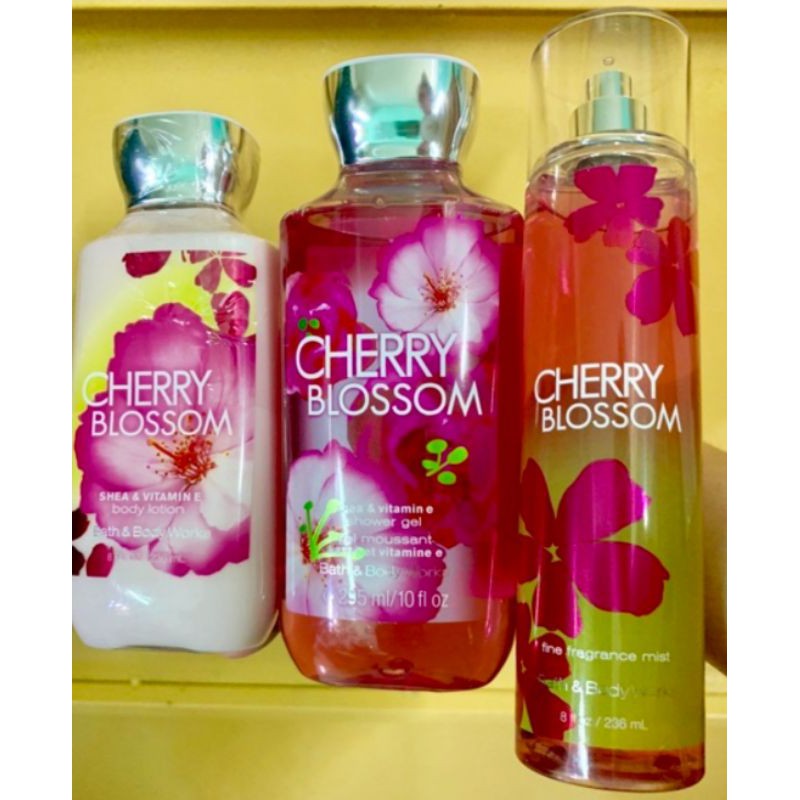 Dưỡng thể Cherry Blossom Bath and Body Works 236ml