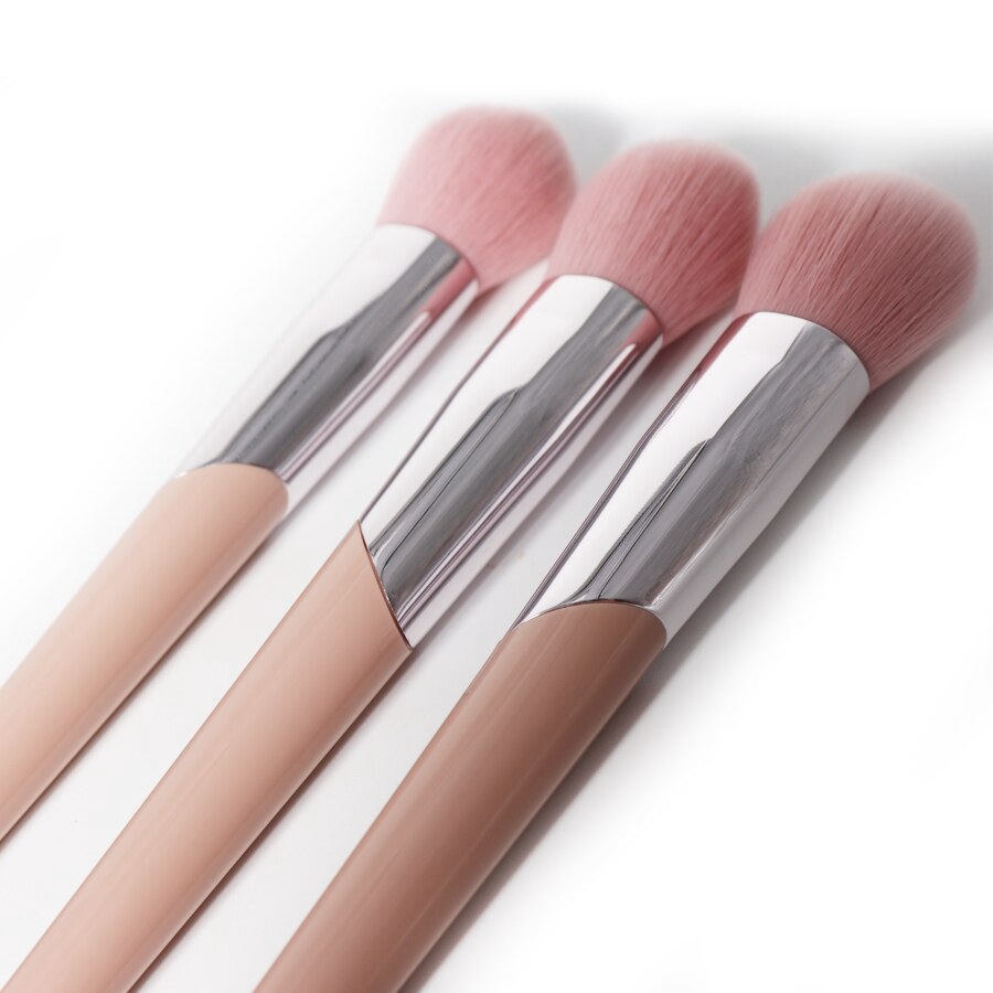 Cọ đánh má hồng phấn phủ Fenty FB09 màu hồng hình nón trang điểm mềm mại