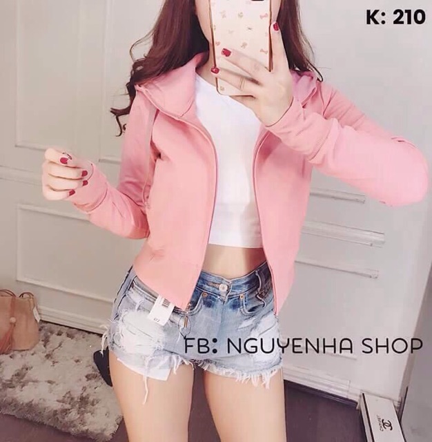 Áo khoác nữ da cá lửng croptop aaddd 3 lá thêu sau lưng | BigBuy360 - bigbuy360.vn