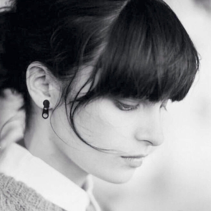 Khuyên tai hình khóa kéo phong cách thời trang cá tính