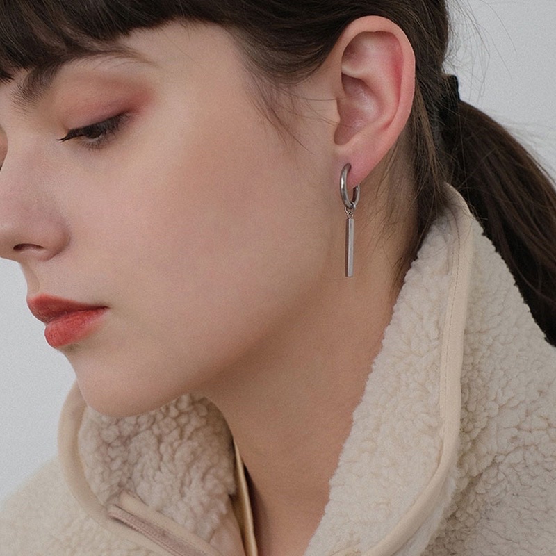 Khuyên Tai Tròn Hình Thanh Trụ Dài Unisex thép titan không gỉ - Bông tai Nam Nữ Cá Tính Chất (1 CHIẾC)