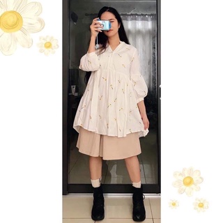 Set áo đầm hoa cúc và quần ống rộng beige