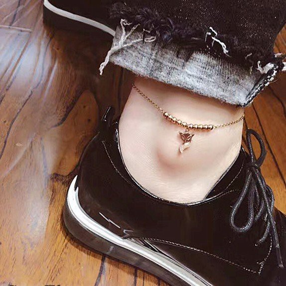 Lắc chân nữ titan fox | BigBuy360 - bigbuy360.vn