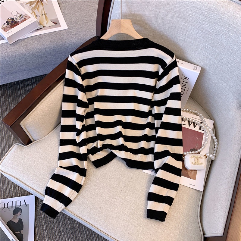 Áo Cardigan Dệt Kim Mỏng Tay Dài Kẻ Sọc Thêu Hình Thỏ Đơn Giản Sang Trọng Hàng Mới