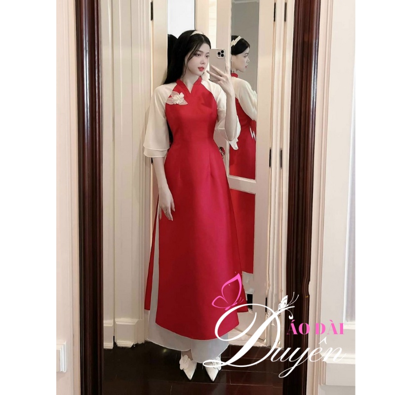 Áo dài cách tân phối thân đỏ tay da thích hợp với mọi hoàn cảnh
