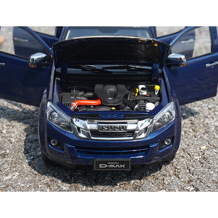 Mô hình xe Isuzu D-Max tỉ lệ 1:18