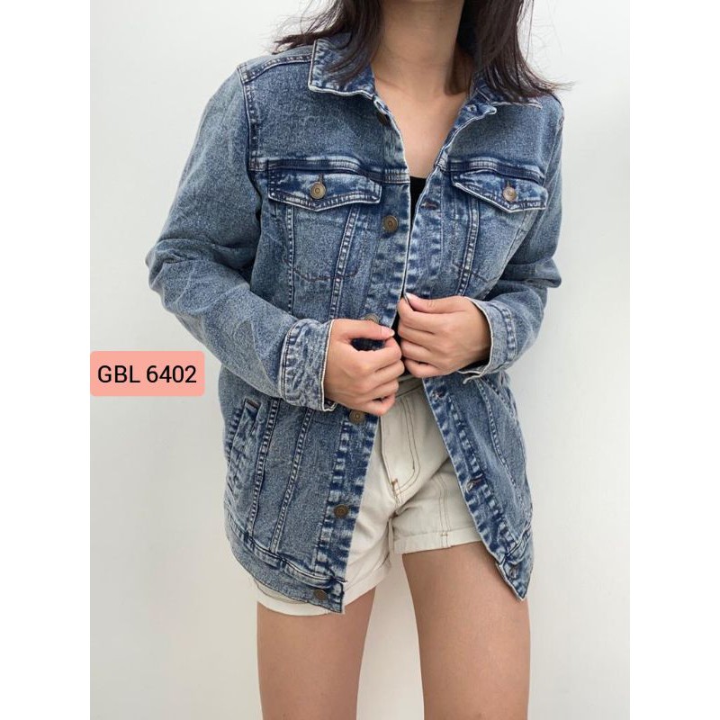 Áo Khoác Denim Màu Xanh Đậm Phong Cách Cá Tính