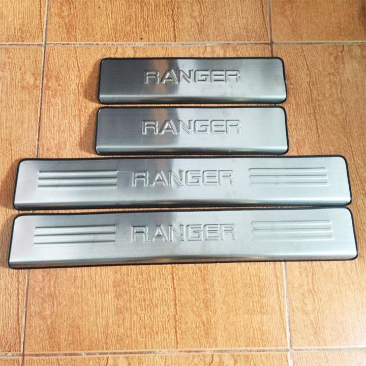 ỐP BẬC CỬA, NẸP BƯỚC CHÂN TRONG NGOÀI XE FORD RANGER 2014 - 2021 INOX 304 CAO CẤP