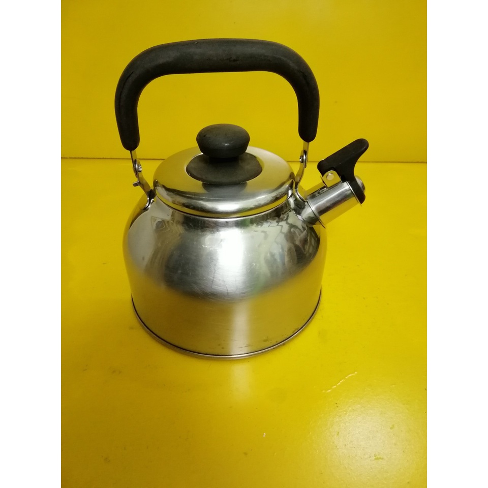 Ấm inox có còi hú nội địa Nhật (2.3L) (mã 851), Dùng được bếp từ