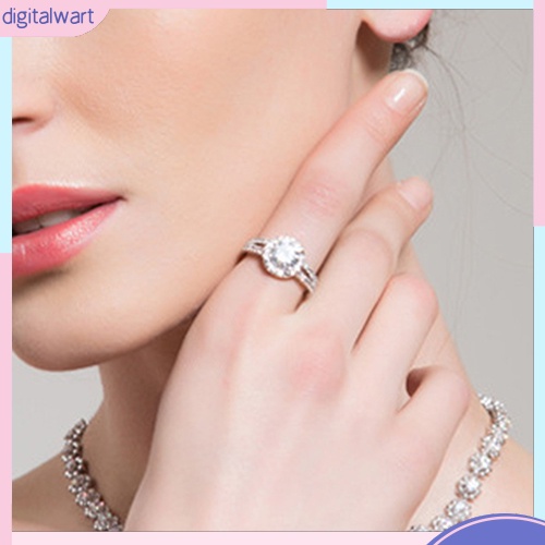 Nhẫn mạ bạc đính đá sang trọng