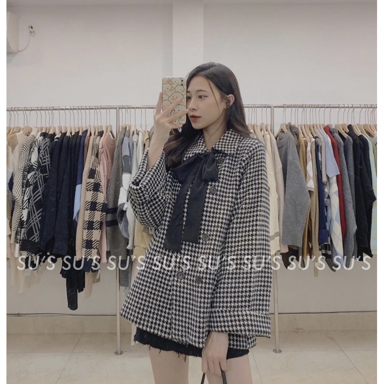 Áo dạ nơ đen hoạ tiết răng sói - Áo khoác dạ form vừa | BigBuy360 - bigbuy360.vn