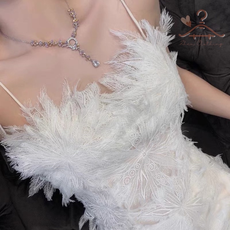 Đầm hai dây ren trắng phối lông vũ sexy điệu đà, váy hai dây quyến rũ