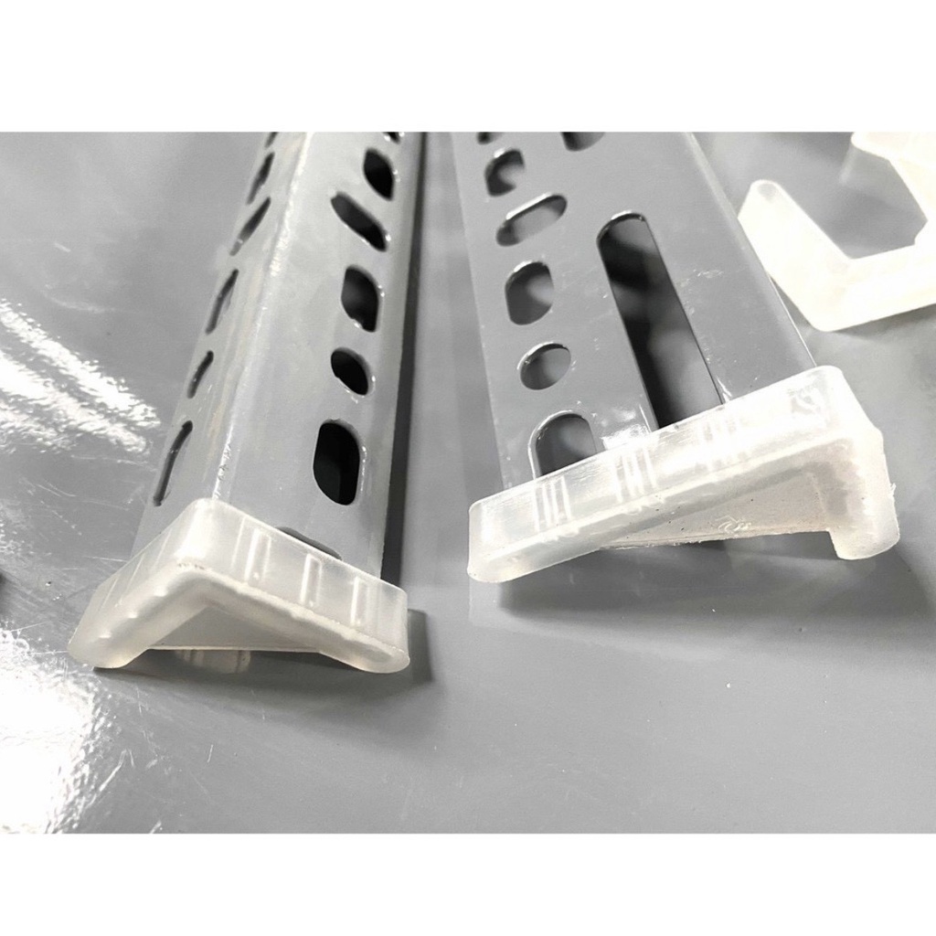 Chân Nhựa Chống Trầy - Lắp kệ V đa năng , Kệ V lỗ, Sắt V lỗ 3x3, 3x5, 4x4, 4x6 - Combo 1 bộ 4 cái
