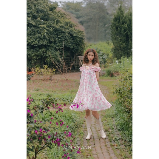 Đầm suông hoạ tiết hoa hồng chất tơ nhẹ nhàng Mori dress