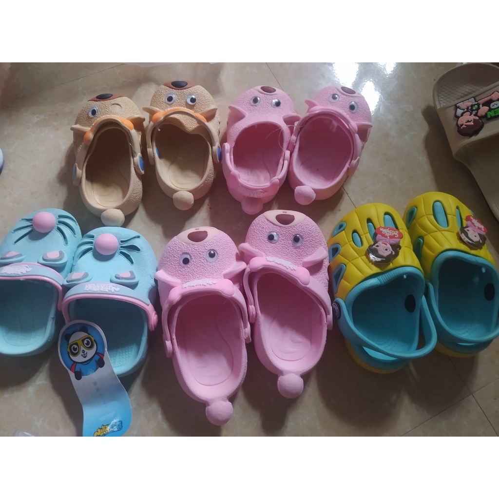 DÉP SỤC CAO SU LIỀN KHỐI QUAI SAU CHO BÉ -anhsonnd18