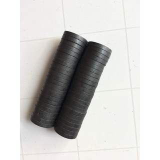 Nam châm đen Ferrite 20x3mm, nam châm đen