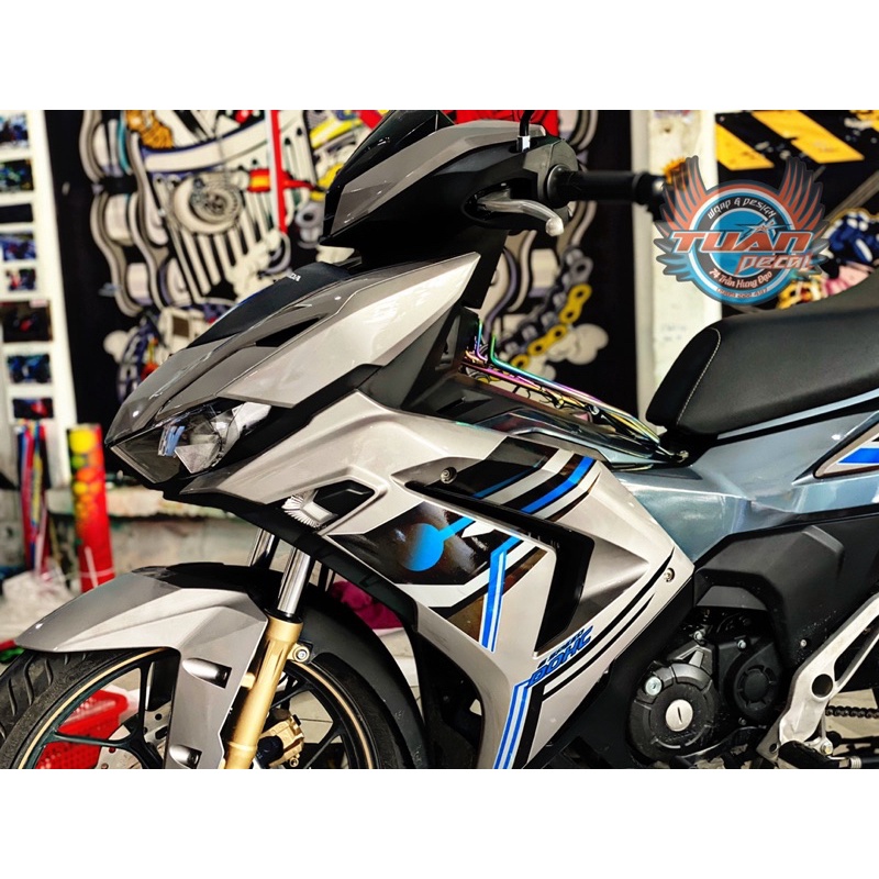 Tem xe Winner v3 màu bạc