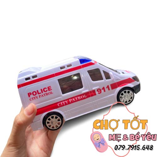 Đồ chơi xe cứu thương chạy pin có đèn và nhạc