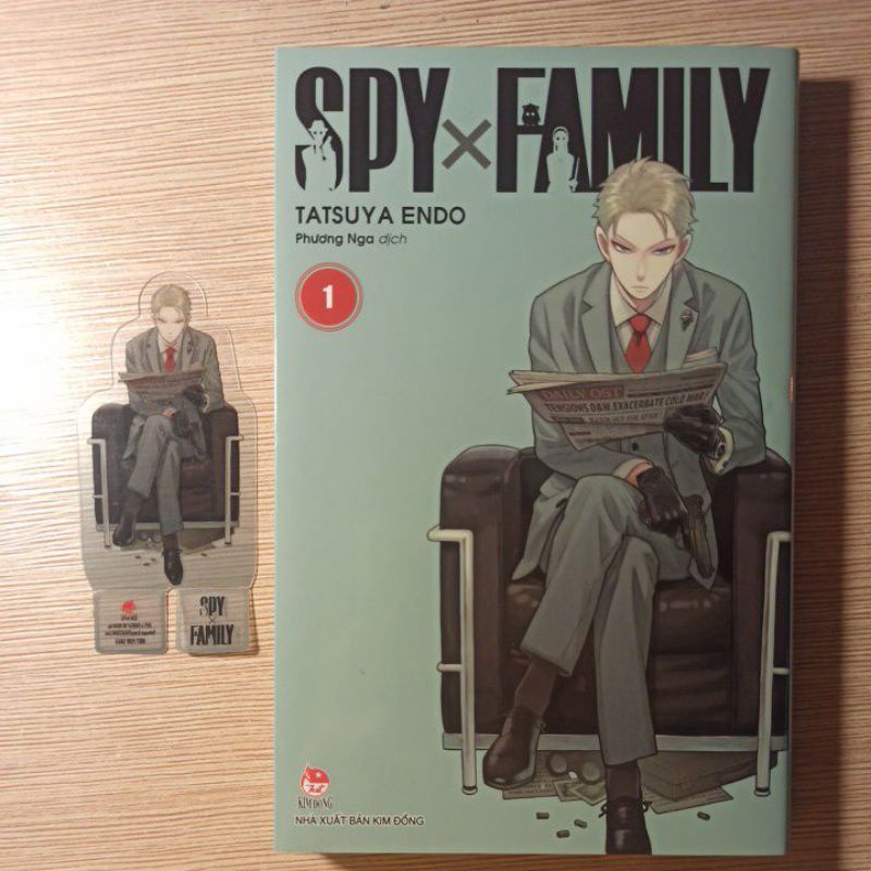 Spy x Family 1 có standee