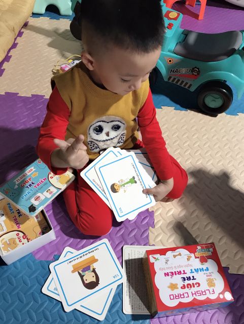 Bộ thẻ flashcards giúp trẻ phát triển ngôn ngữ size to 16 cm