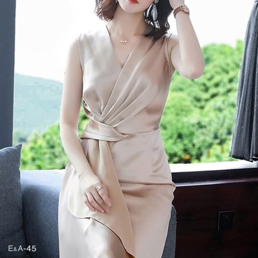Váy ren cổ V cúc v140