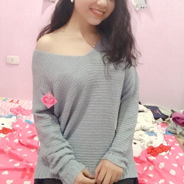 Áo len nữ hở vai